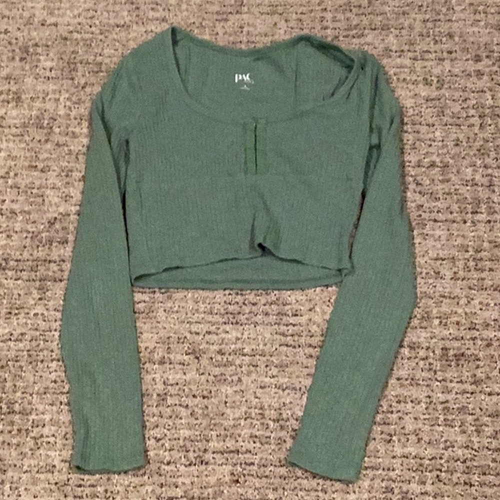 Long sleeve crop top